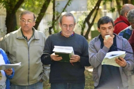 Un grupo de curas católicos llamó a no darle el voto al Gobierno de Macri Un grupo de curas católicos llamó a no darle el voto al Gobierno de Macri