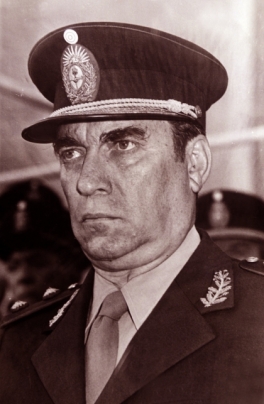Un hijo de puta menos: Muere el general Antonio Domingo Bussi