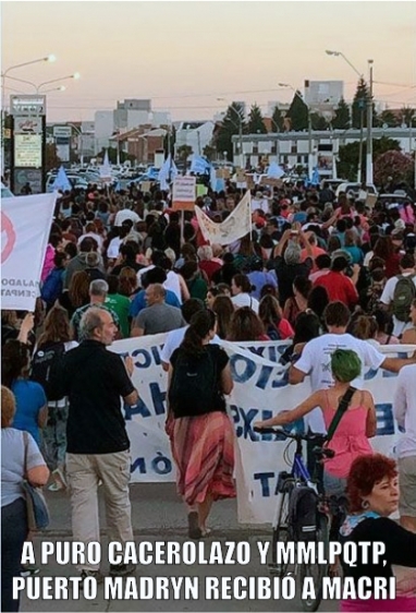 En Puerto Madryn, Mauricio Macri fue escrachado e insultado en la cara