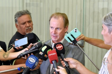 Gustavo Bordet anunció que suspenderá aumentos provinciales en la tarifa eléctrica